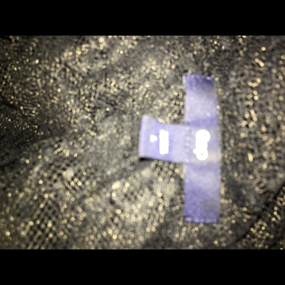 Gap -Black Short Sleeve Blouse Size Large - Picture 7 of 7